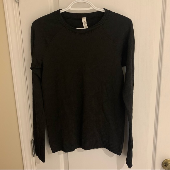 Lululemon (Women’s Long sleeve) - Picture 1 of 4